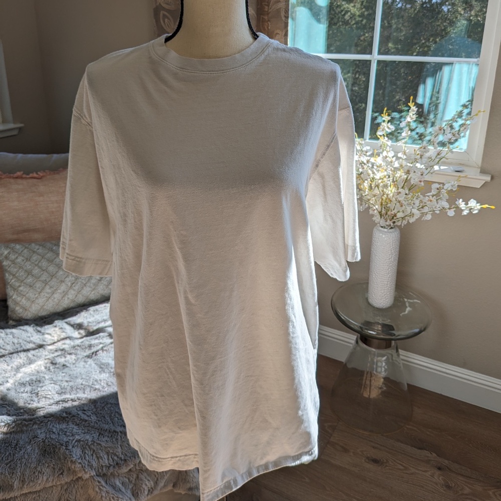 H&M divided oversized white tee // size medium